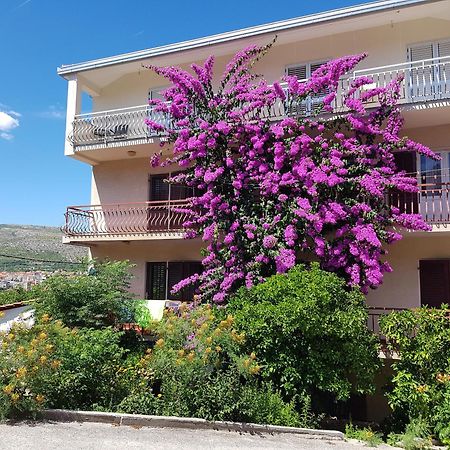 Mravak Apartments Trogir Exterior photo