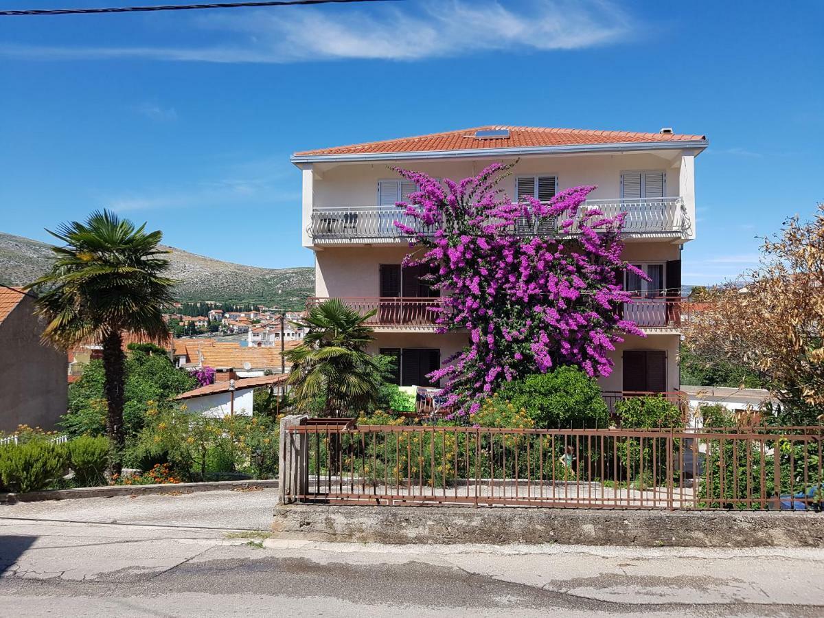 Mravak Apartments Trogir Exterior photo